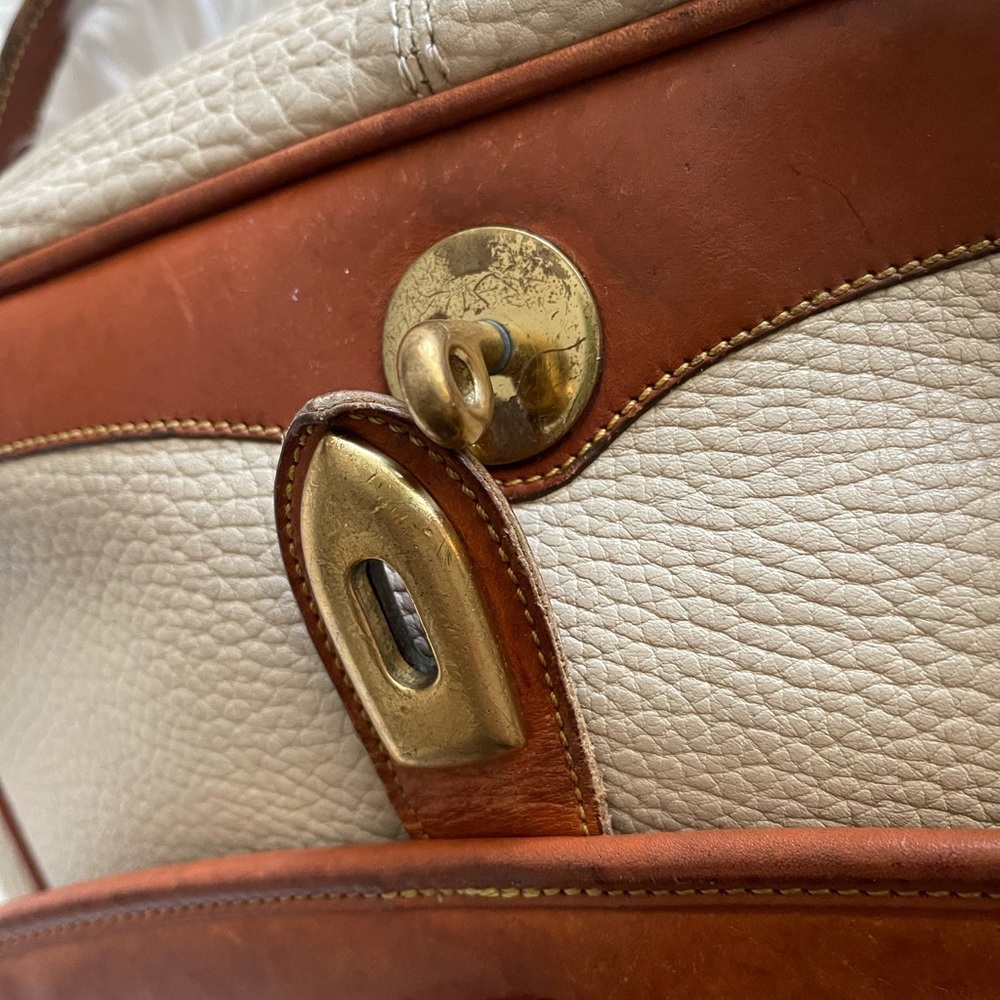❌SOLD❌Vintage White Leather Dooney & Bourke Purse - Picture 8 of 15